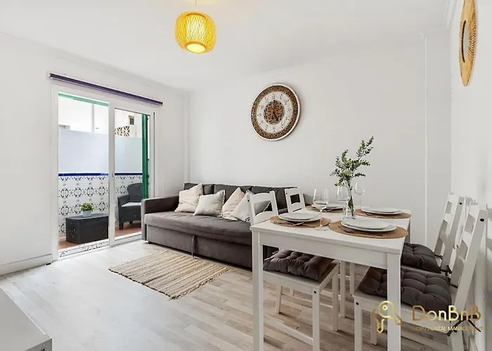 A 200 Metros De La Playa De *