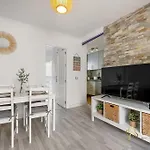 A 200 Metros De La Playa De *